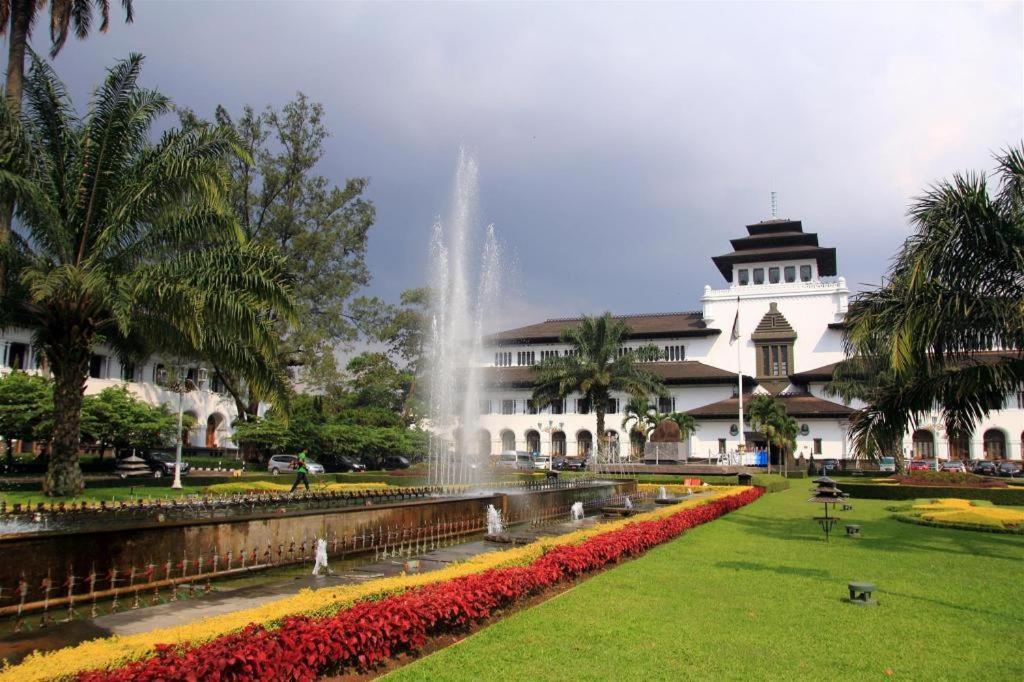 Hotel Cihampelas 1 Bandung Exteriör bild